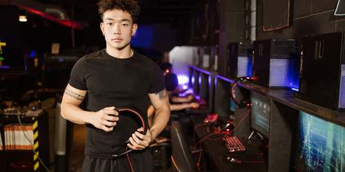 Ghi nhớ phím tắt của từng đạo cụ.